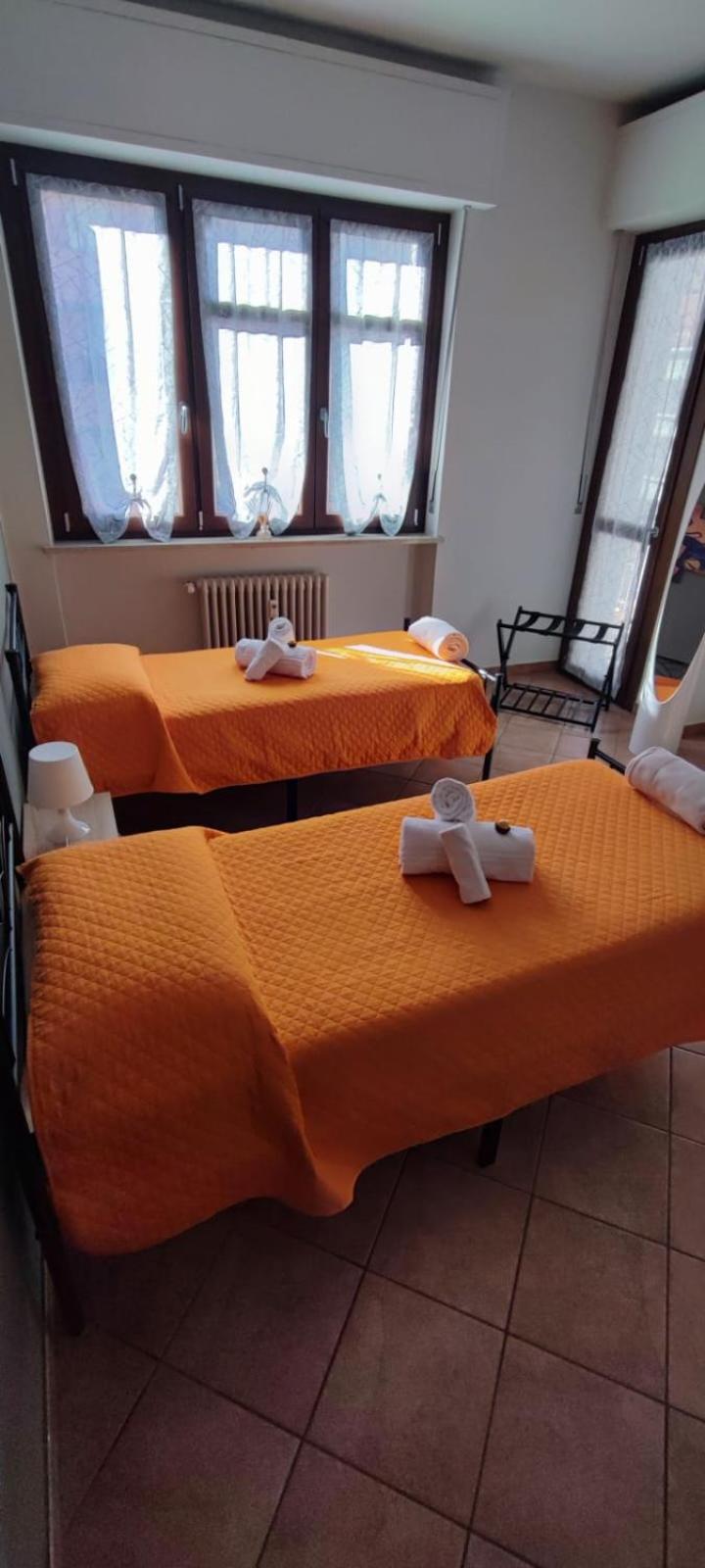 L'Orchidhea Apartment Savigliano Bagian luar foto