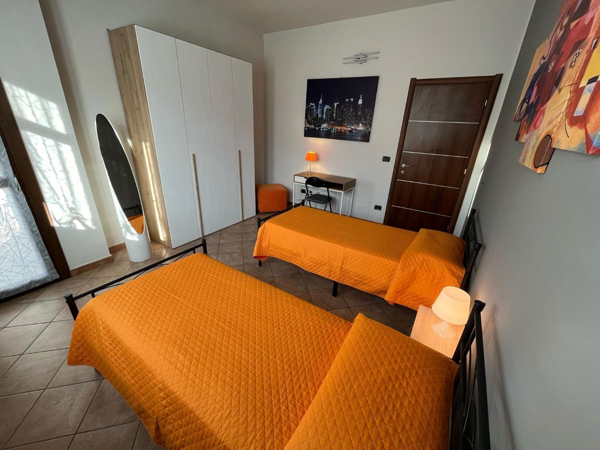 L'Orchidhea Apartment Savigliano Bagian luar foto